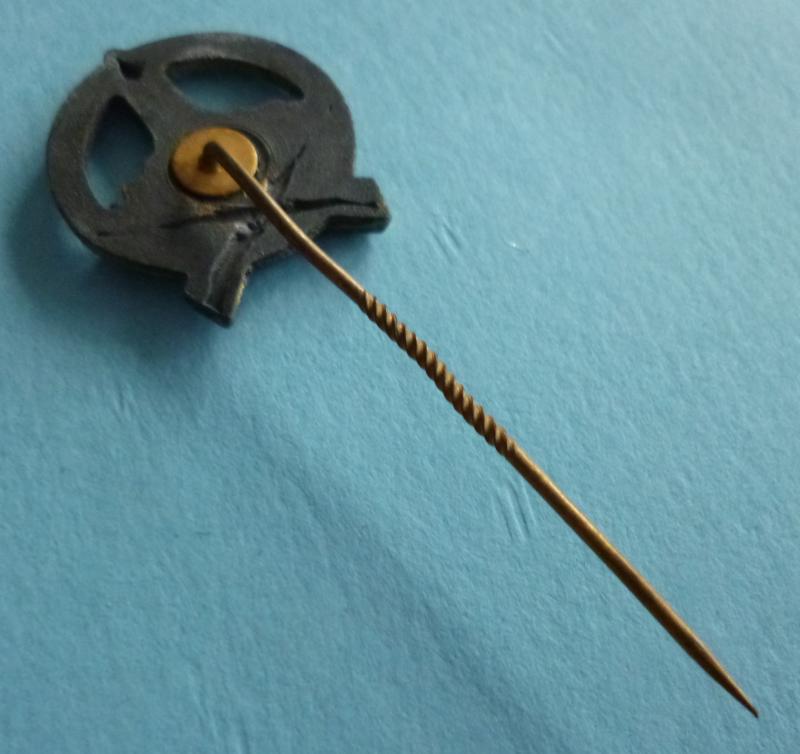 Third Reich : Kyffhaüserbund Veteran Organisation Gold Shooting Award Stickpin Lapel-badge.