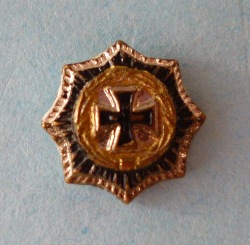 BRD : Deutsches Kreuz in Gold 1957 version Stickpin Miniature Lapel-badge.
