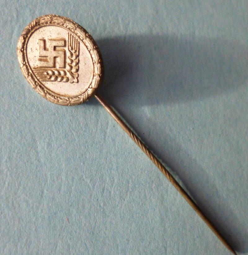 Third Reich : Reichsarbeitsdienst (RAD) Miniature 12-year Service Medal for Women Stickpin Lapel-badge.