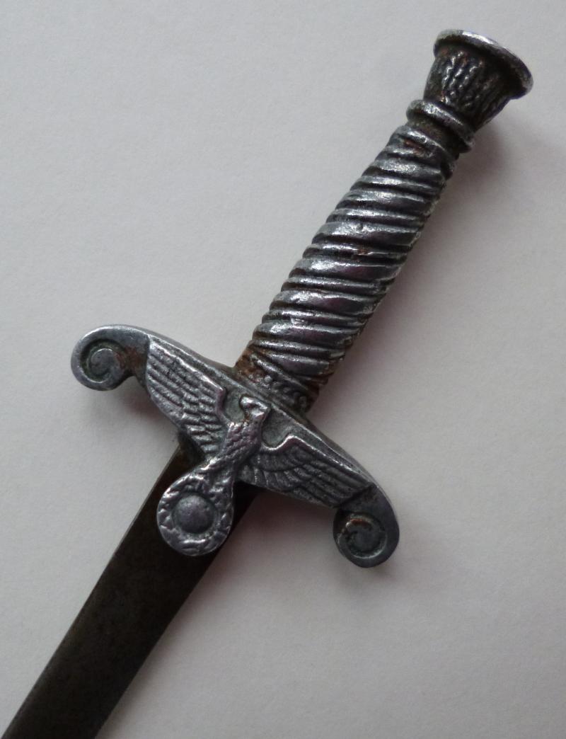 Third Reich : Wehrmacht / Heer (Army) Officers Miniature Dagger Paper-knife.