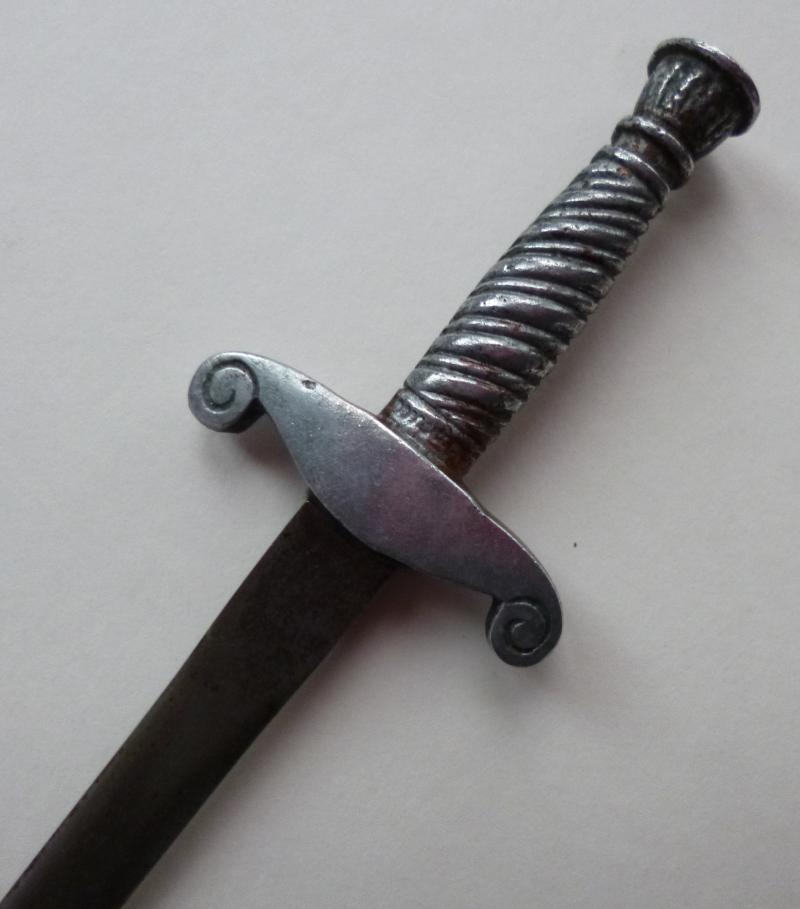 Third Reich : Wehrmacht / Heer (Army) Officers Miniature Dagger Paper-knife.