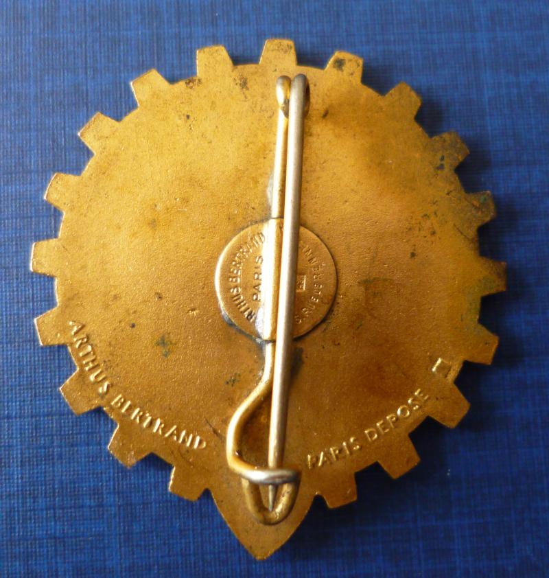 France : Military 125th Squadron of the General Automobile Reserve (125ème Escadron Automobile de Réserve Générale - EARG) Formation-badge and Collar-patch.