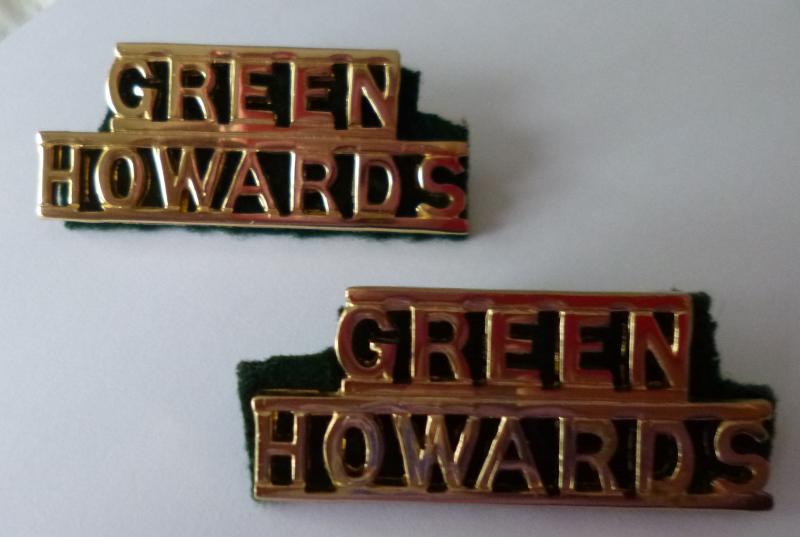 Green Howards Pair of Staybrite Shoulder-titles.