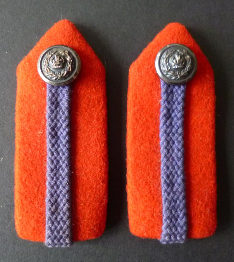 Pair of Deputy Lieutenants King's crown Gorget-patches.