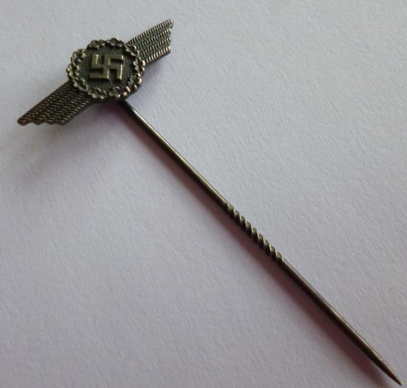 Third Reich : Stick-pin Lapel-badge for Officials & Workers in the Air Travel Administration (First pattern) 1934-38.