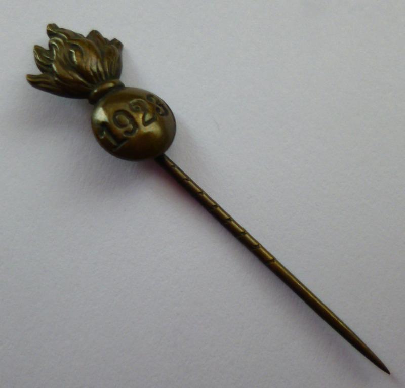 German Weimar : 1923 Membership Lapel-badge of the Waffenring der Deutschen Schweren Artillerie.