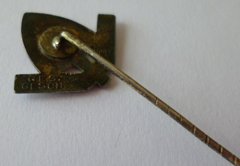Third Reich : Reicharbeitsdienst (RAD) Enamelled Membership Stick-pin Lapel-badge.