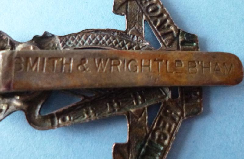 WW1 The Royal Irish Regiment Cap-badge.